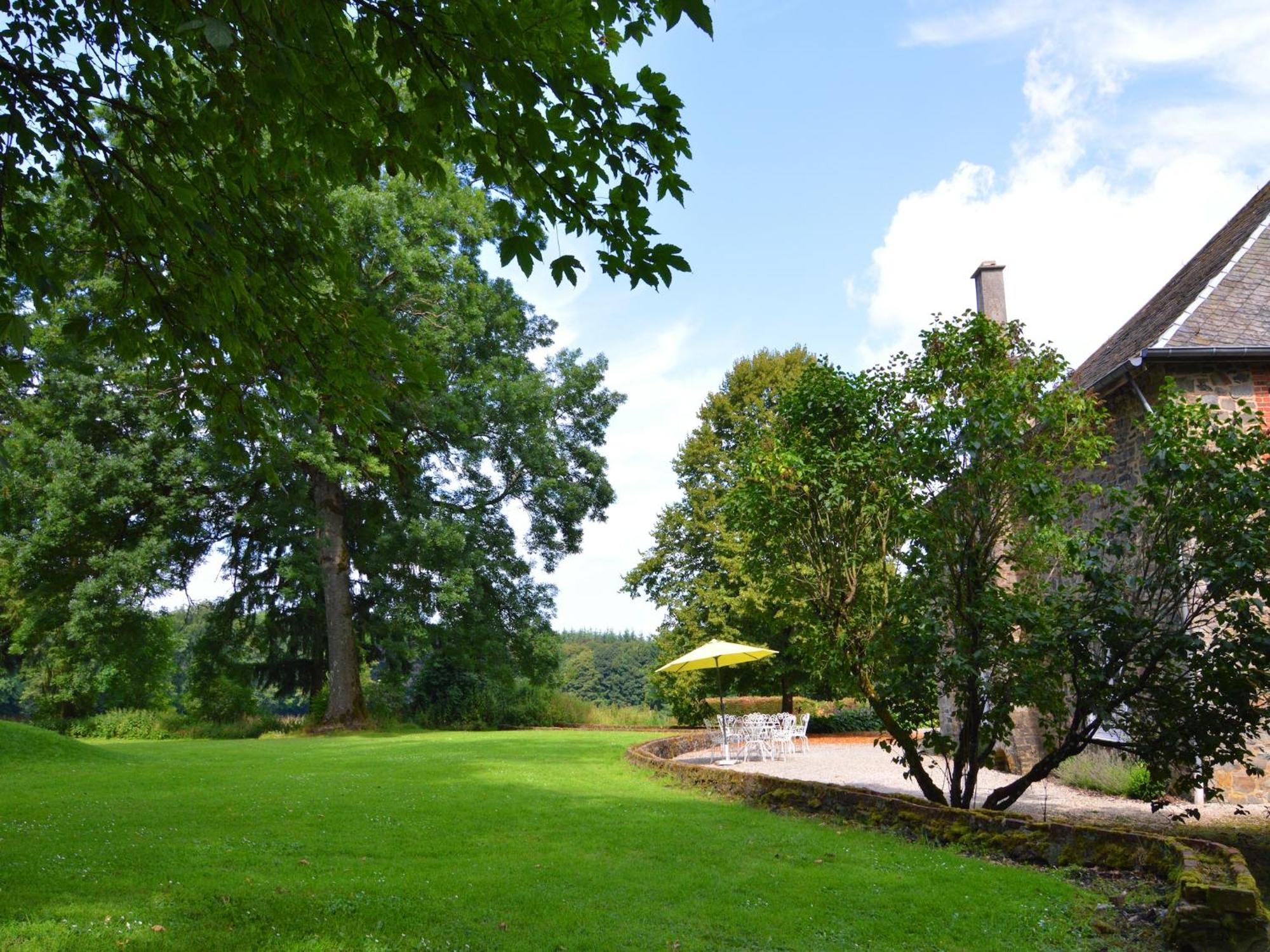 Вилла Delightful Castle In Bastogne With Bubble Bath Экстерьер фото